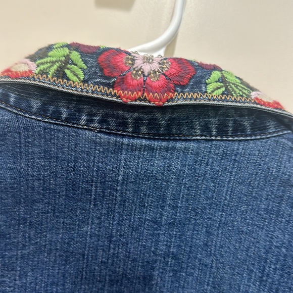 Susan Bristol Jean jacket with embroidered flowers. Great condition. - Picture 5 of 6